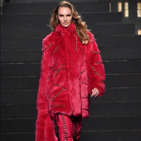 MOSCHINO x H&M exclusive PINK FAUX FUR COAT - Picture 5 of 6